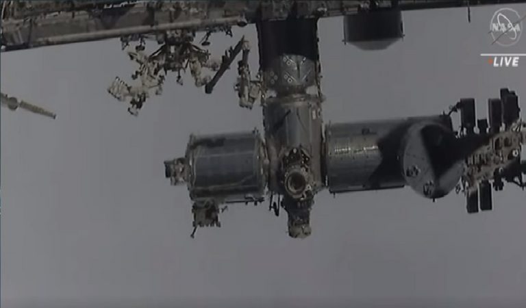 Satellite distrutto dai russi: ecco le conseguenze per la Terra e gli astronauti Satellite distrutto dai russi: ecco le conseguenze per la Terra e gli astronauti
