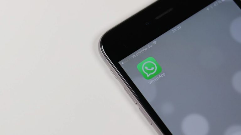 WhatsApp, grande novità in arrivo: sarà possibile riascoltare gli audio prima di inviarli