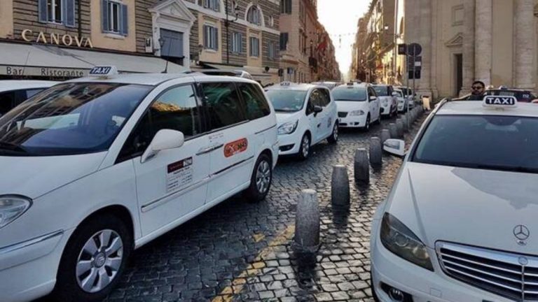 Sciopero taxi oggi, mercoledì 24 novembre 2021: orari e info stop tassisti | Meteo Roma