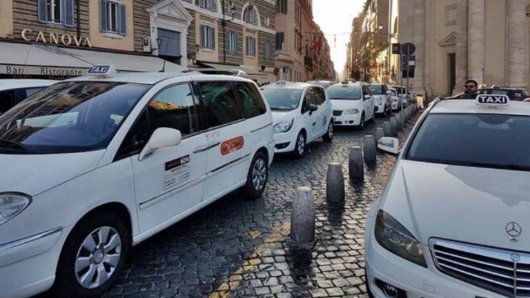 Sciopero taxi oggi, mercoledì 24 novembre 2021: orari e info stop tassisti | Meteo Roma Sciopero taxi oggi, mercoledì 24 novembre 2021: orari e info stop tassisti | Meteo Roma