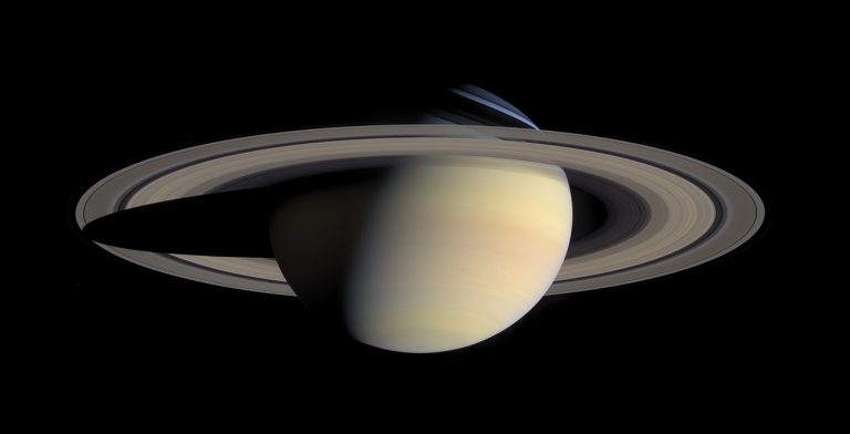 La Terra in futuro potrebbe avere gli anelli come Saturno: ecco perché