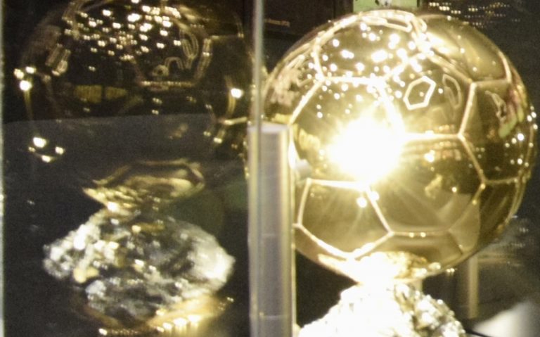 Pallone d’Oro 2021: orario tv e streaming della cerimonia, ma il vincitore si conosce già