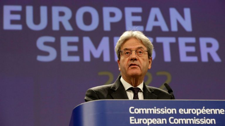 Coronavirus, Gentiloni tranquillizza gli italiani: “Non ci sarà lockdown totale ma…” Coronavirus, Gentiloni tranquillizza gli italiani: “Non ci sarà lockdown totale ma…”