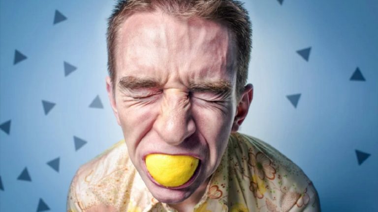 Questi cibi possono incrementare i livelli di stress e ansietà Questi cibi possono incrementare i livelli di stress e ansietà