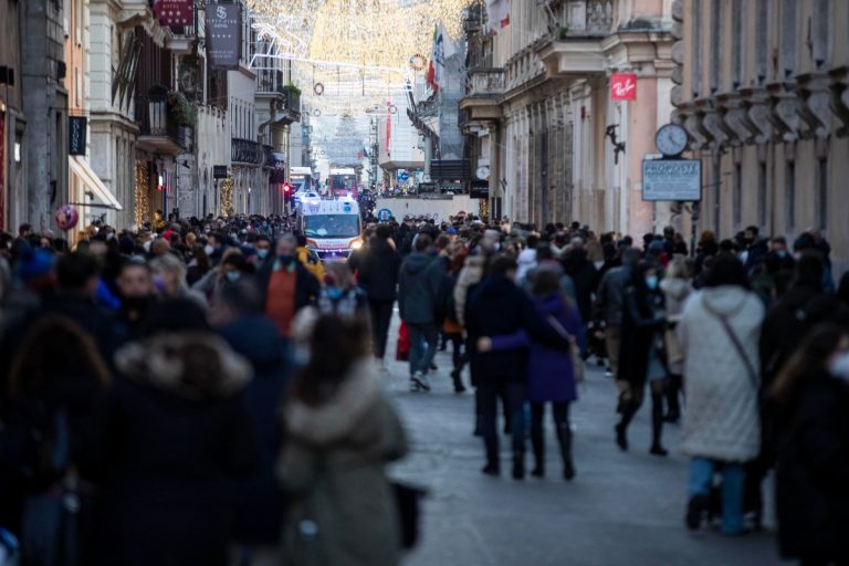 Coronavirus, Locatelli annuncia: “Segnali di netta decelerazione dei casi”. Ecco tutti i dettagli