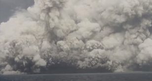 Eruzione vulcanica a Tonga