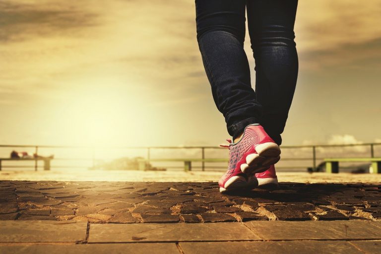 WeWard, l’app che paga gli utenti per camminare: ecco come funziona WeWard, l’app che paga gli utenti per camminare: ecco come funziona