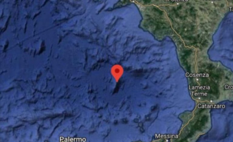 Marsili, il vulcano sottomarino più grande d’Europa: quanto è davvero pericoloso e cosa succederebbe in caso di eruzione? Marsili, il vulcano sottomarino più grande d’Europa: quanto è davvero pericoloso e cosa succederebbe in caso di eruzione?