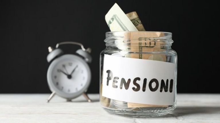 Pensioni, pagamenti sospesi subito per chi non ha presentato il modello Red: ecco chi deve farlo