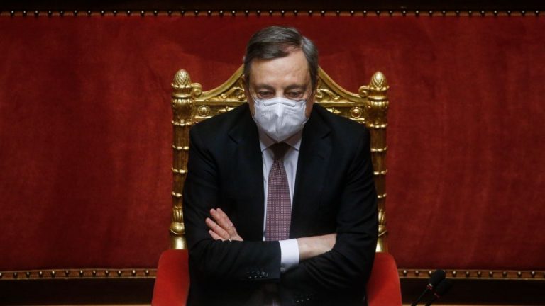 Green Pass, ecco come cambieranno le regole dall’1 maggio