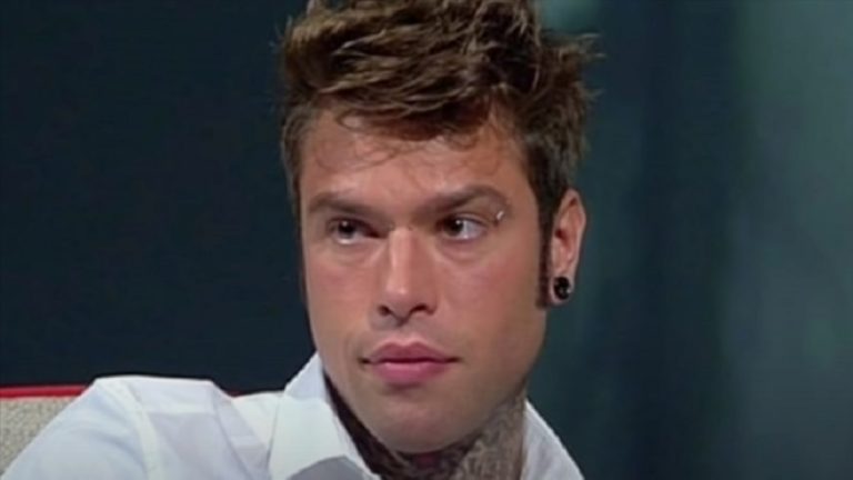 La malattia di Fedez, cos’è la demielinizzazione e come si manifesta La malattia di Fedez, cos’è la demielinizzazione e come si manifesta