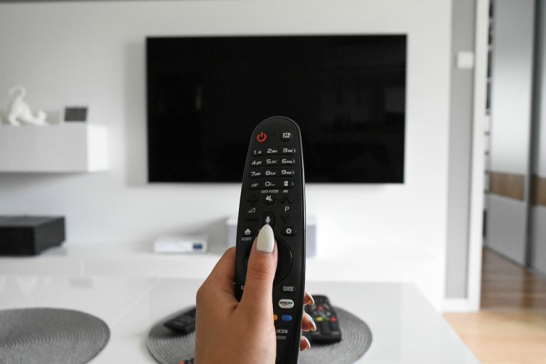 Attenzione, fra poco potresti non vedere più i canali televisivi se non hai la tv compatibile col Dvb-T2: ecco di cosa si tratta