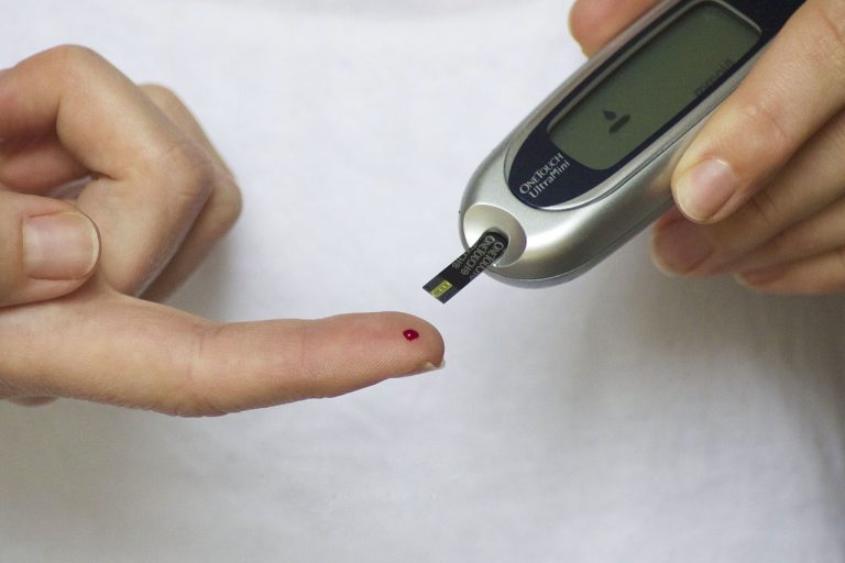 Diabete, insulina somministrata dentro una capsula e niente più aghi: ecco la rivoluzionaria invenzione che presto sarà in commercio