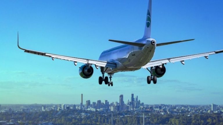 Scontro sulla pista all’aeroporto: si spezza la coda di un aereo, momenti di panico. Ecco cos’è successo e dove Scontro sulla pista all’aeroporto: si spezza la coda di un aereo, momenti di panico. Ecco cos’è successo e dove