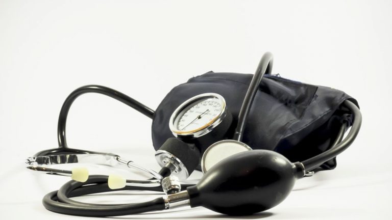 Ipertensione, questi sintomi spesso sono sottovalutati: possono indicare che la pressione è alta Ipertensione, questi sintomi spesso sono sottovalutati: possono indicare che la pressione è alta