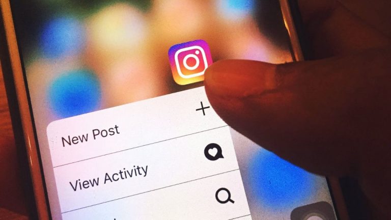 Instagram, ecco come “spiare” le storie degli altri senza essere scoperti