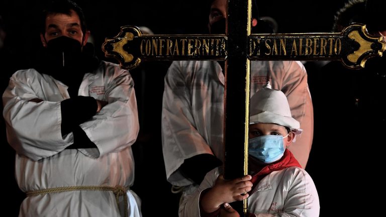 Rito della via Crucis 2026 con Papa Leone XIV: ecco a che ora e dove vederlo in tv