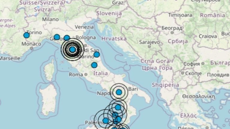 Terremoto, ancora scosse in serata in Italia: sequenza sismica in corso in Toscana. I dati ufficiali INGV Terremoto, ancora scosse in serata in Italia: sequenza sismica in corso in Toscana. I dati ufficiali INGV