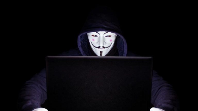 Siti istituzionali italiani sotto attacco hacker: nel mirino anche la Polizia di Stato