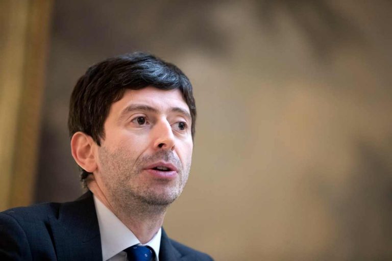 Il Ministro della Salute Roberto Speranza ha firmato il nuovo decreto: ecco tutti i dettagli Il Ministro della Salute Roberto Speranza ha firmato il nuovo decreto: ecco tutti i dettagli