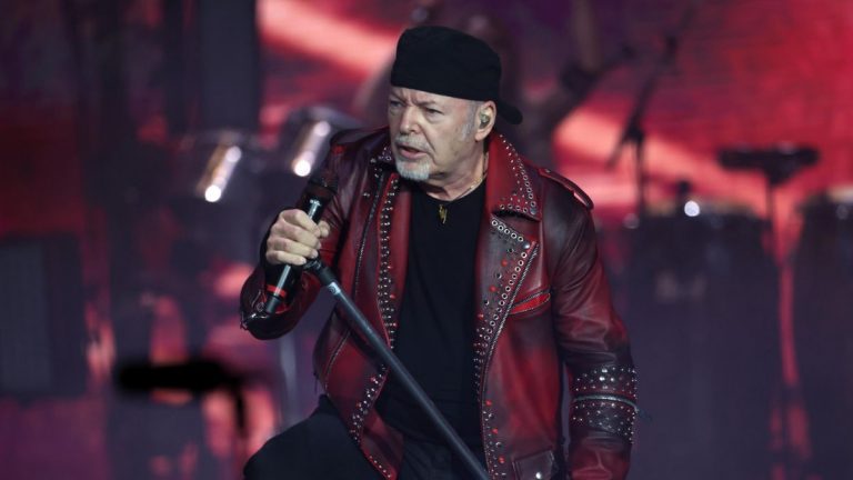 Vasco Rossi in concerto a Firenze alla Visarno Arena: scaletta brani, orari, accessi, viabilità e meteo Vasco Rossi in concerto a Firenze alla Visarno Arena: scaletta brani, orari, accessi, viabilità e meteo