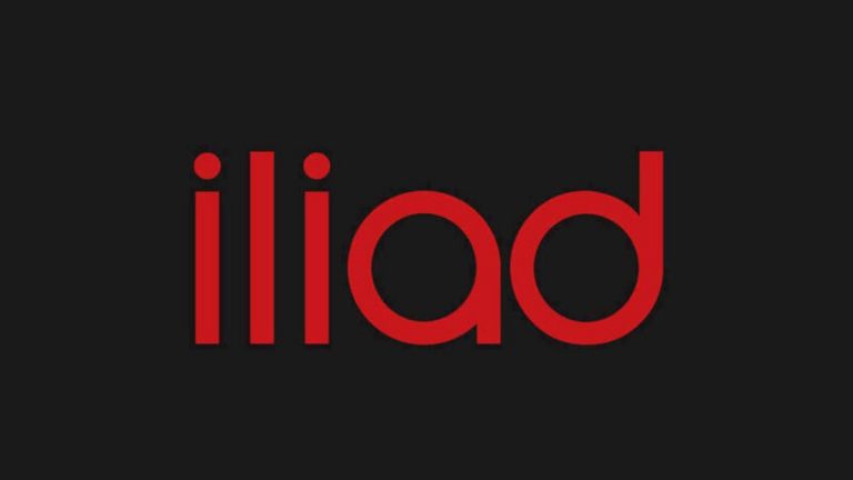 Offerte telefonia mobile, ecco la super promo Iliad da 300 GB: costi e dettagli