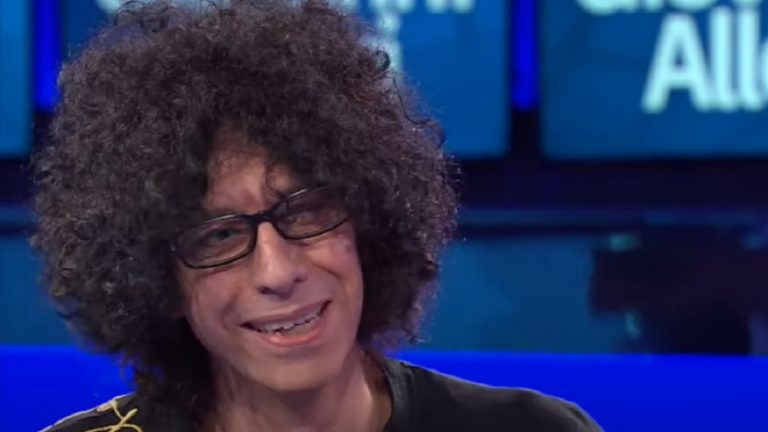Mieloma multiplo, ecco i sintomi della malattia che ha colpito il musicista Giovanni Allevi Mieloma multiplo, ecco i sintomi della malattia che ha colpito il musicista Giovanni Allevi