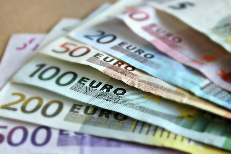 Assegno Unico e pagamenti sospesi, ecco le date in cui verrà erogata la prestazioni e i motivi del ritardo