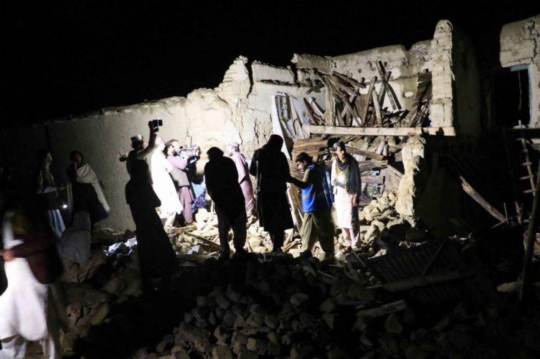 Terremoto in Afghanistan, si aggrava il bilancio delle vittime. Difficoltà nei soccorsi: la situazione è drammatica