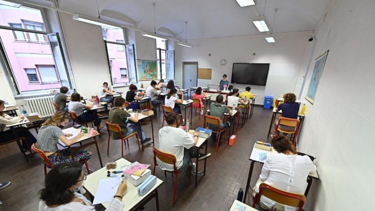 Maturità 2025, partito il toto-tracce per il tema di domani: ecco le ipotesi più probabili Maturità 2025, partito il toto-tracce per il tema di domani: ecco le ipotesi più probabili