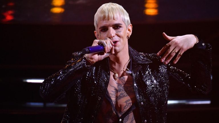 Achille Lauro in concerto a Milano martedì 5 luglio 2022: scaletta ufficiale e orario Ippodromo Snai San Siro | Meteo Achille Lauro in concerto a Milano martedì 5 luglio 2022: scaletta ufficiale e orario Ippodromo Snai San Siro | Meteo