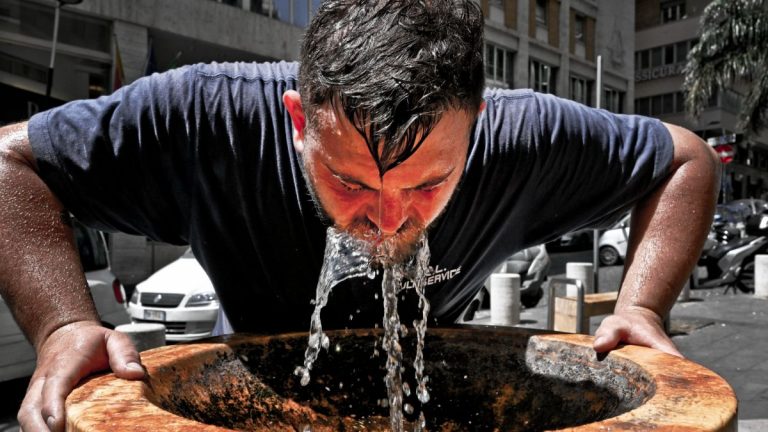 Malanni da caldo e sbalzi termici in aumento: ecco come prevenirli secondo gli esperti