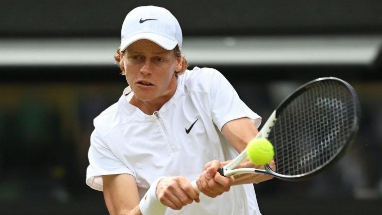 Sinner-Djokovic (7-5, 6-2, 3-6, 2-6, 2-6) risultato Atp Wimbledon 2022 oggi: il serbo vola in semifinale | Meteo Londra 5 luglio