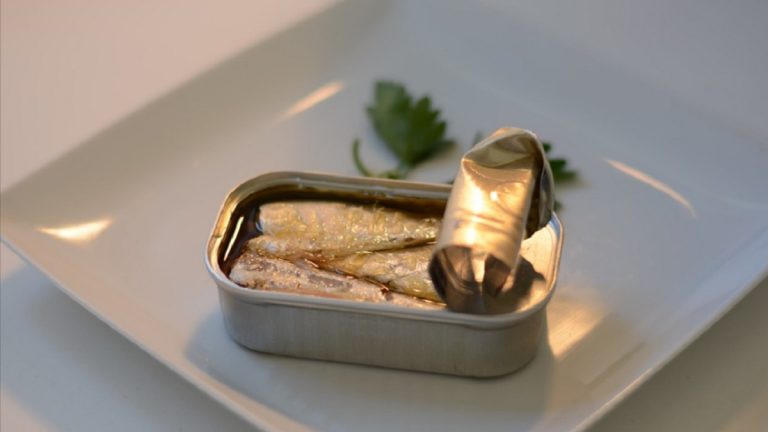 Il pesce in scatola riduce il rischio di colon al retto: i risultati di una ricerca Il pesce in scatola riduce il rischio di colon al retto: i risultati di una ricerca