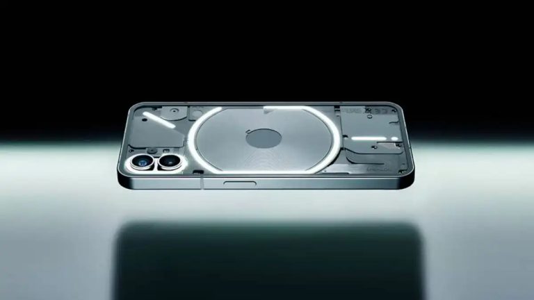 Nothing Phone (1): caratteristiche, recensione e prezzo smartphone Nothing Phone (1): caratteristiche, recensione e prezzo smartphone