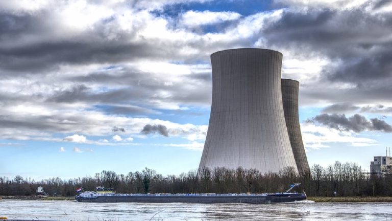 Siccità, a rischio la centrale nucleare più grande d’Europa: ecco cosa sta accadendo