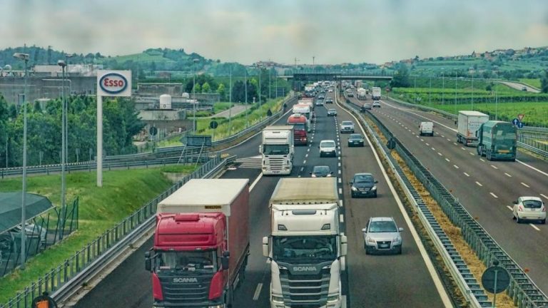 Traffico autostrade, al via il primo esodo estivo: torna il bollino nero dopo due anni nel weekend 6-7 agosto 2022 – Meteo