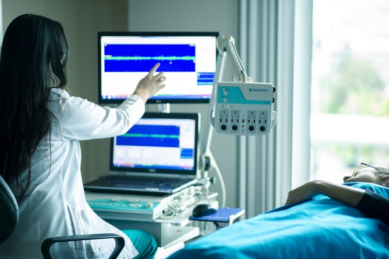 Ricoverato in terapia intensiva: finisce in ospedale dopo essere stato punto da una zanzara portatrice del virus West Nile Ricoverato in terapia intensiva: finisce in ospedale dopo essere stato punto da una zanzara portatrice del virus West Nile