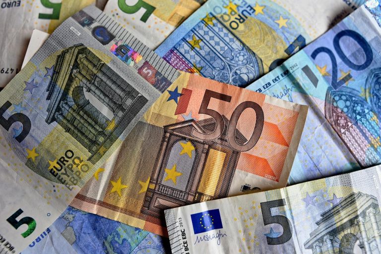 Stipendi e pensioni, la notizia che fa felici gli italiani: ecco cosa cambia fino a fine anno