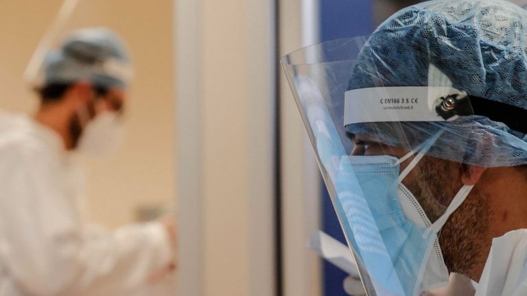 Coronavirus, in arrivo la variante Centaurus: quanto dobbiamo preoccuparci e perché Coronavirus, in arrivo la variante Centaurus: quanto dobbiamo preoccuparci e perché