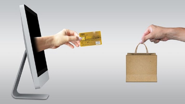 Acquisti online, dal 19 giugno cambia tutto con l’introduzione del “Tasto di recesso”: ecco a cosa servirà