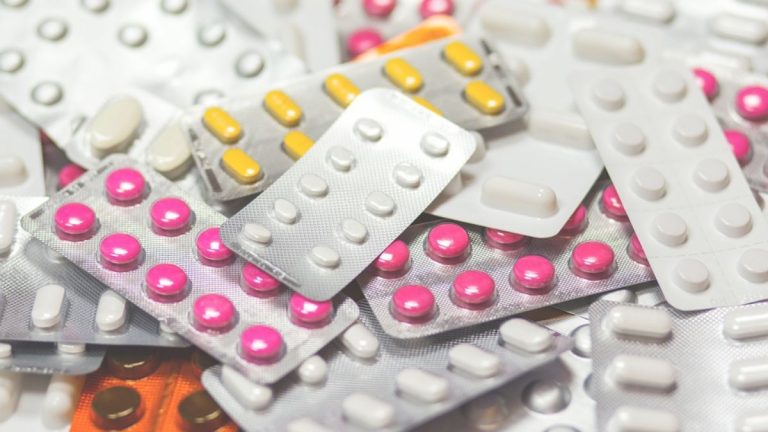 Allerta farmaci in Italia: ecco quali medicinali sono a rischio secondo Farmindustria