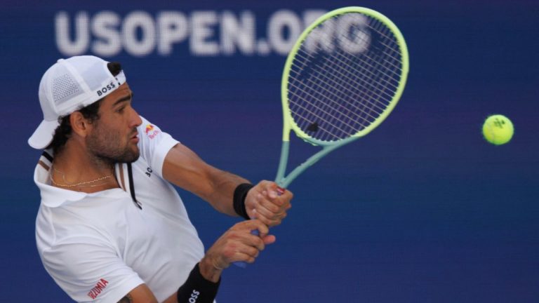 Berrettini-Davidovich Fokina, risultato finale (3-6 7-6 6-3 4-6 5-2) US Open 2022: l’azzurro avanza ai quarti Berrettini-Davidovich Fokina, risultato finale (3-6 7-6 6-3 4-6 5-2) US Open 2022: l’azzurro avanza ai quarti