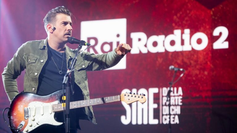 Gabbani in concerto a Pisa martedì 13 settembre 2022: scaletta ufficiale, orario e info Piazza dei Cavalieri | Meteo 13 settembre 2022 Gabbani in concerto a Pisa martedì 13 settembre 2022: scaletta ufficiale, orario e info Piazza dei Cavalieri | Meteo 13 settembre 2022