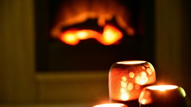 Sanzioni per stufe e camini in casa: le nuove regole da seguire per non subire multe pesanti