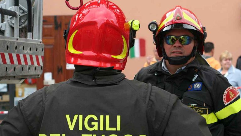 Incendio al centro commerciale in Italia, scatta l’evacuazione. Ecco cosa è successo e dove