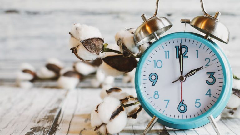 Ora solare 2022, ecco quando arriva e in che modo inciderà sulle nostre bollette Ora solare 2022, ecco quando arriva e in che modo inciderà sulle nostre bollette