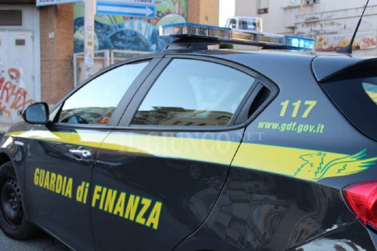 Bollette e passaggio alle tutele graduali, avviati i controlli della Guardia di Finanza: ecco chi dovrà stare attento Bollette e passaggio alle tutele graduali, avviati i controlli della Guardia di Finanza: ecco chi dovrà stare attento