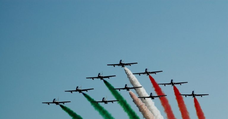 Frecce Tricolori a Roma oggi 4 novembre 2022, orario tv e info diretta streaming. Strade chiuse e mezzi deviati – Meteo