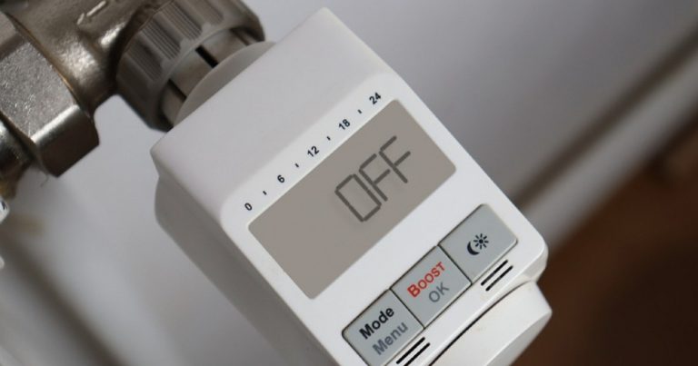 Spegnimento riscaldamenti 2026, il calendario con le date e gli orari regione per regione: ecco quando dovremo spegnere i termosifoni